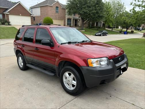 Red 2004 Ford Escape XLS