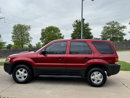 Red 2004 Ford Escape XLS