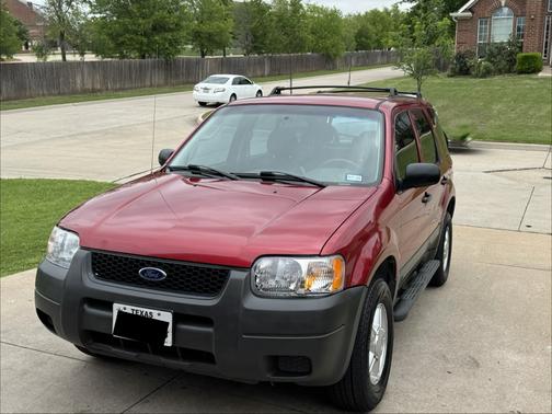 Red 2004 Ford Escape XLS