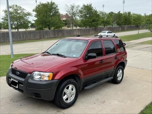 Red 2004 Ford Escape XLS