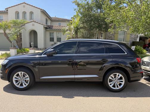 Black 2019 Audi Q7 55 Premium