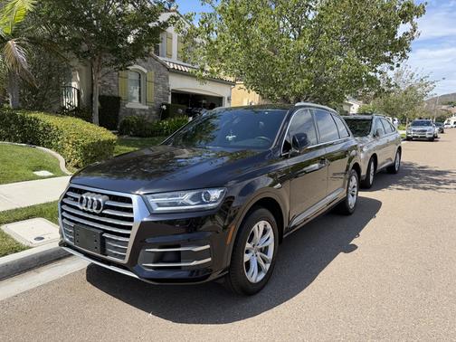 Black 2019 Audi Q7 55 Premium