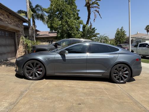 2014 Tesla Model S Performance