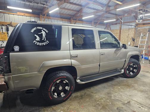 Silver 2000 Cadillac Escalade 4WD