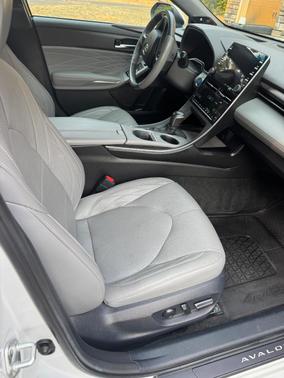 White 2022 Toyota Avalon Hybrid Limited
