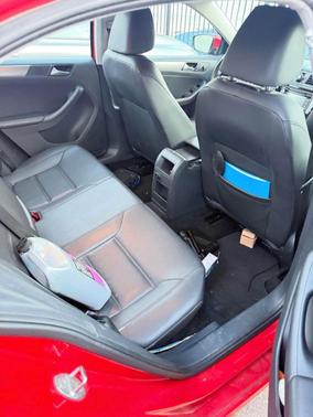 Red 2015 Volkswagen Jetta DSG TDI SE w/Connectivity