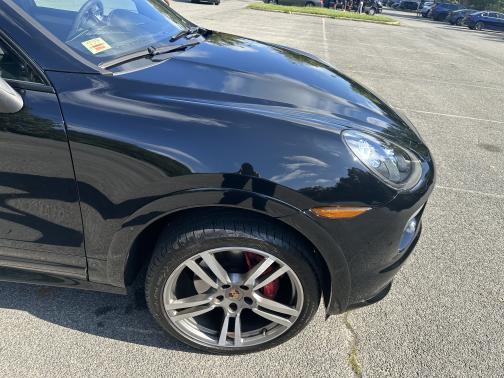 2013 Porsche Cayenne Cayenne GTS
