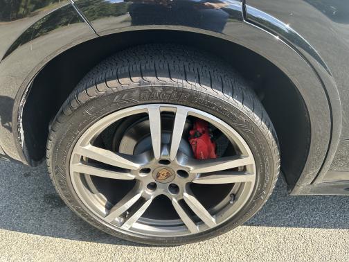 2013 Porsche Cayenne Cayenne GTS