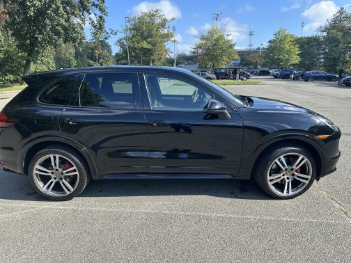2013 Porsche Cayenne Cayenne GTS