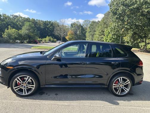 2013 Porsche Cayenne Cayenne GTS