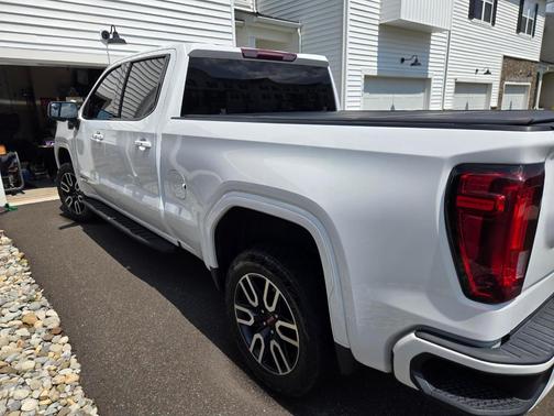 White 2021 GMC Sierra 1500 AT4
