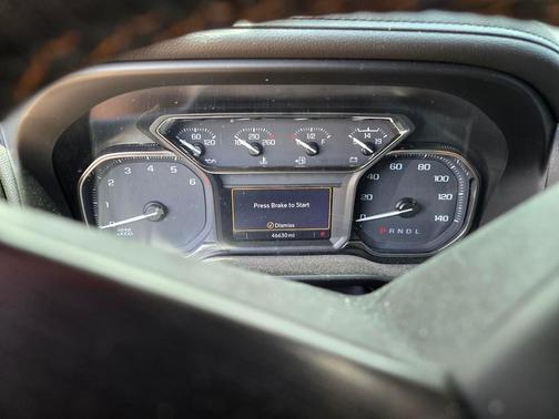 White 2021 GMC Sierra 1500 AT4