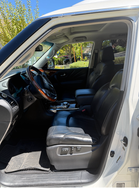 White 2015 INFINITI QX80 Base