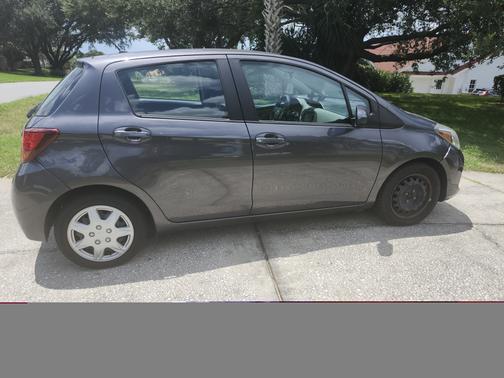 2017 Toyota Yaris LE