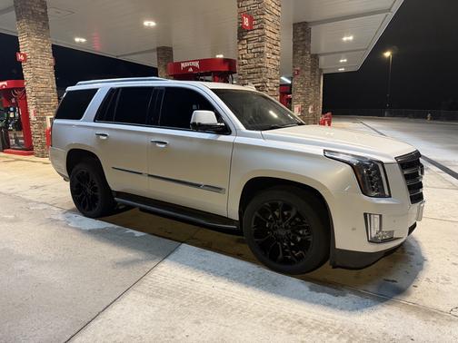 2017 Cadillac Escalade Luxury