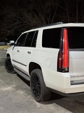 2017 Cadillac Escalade Luxury