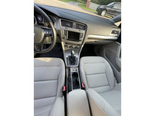 2017 Volkswagen Golf SportWagen TSI SE