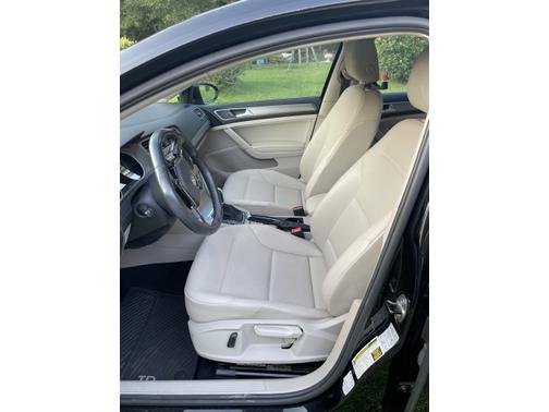 2017 Volkswagen Golf SportWagen TSI SE