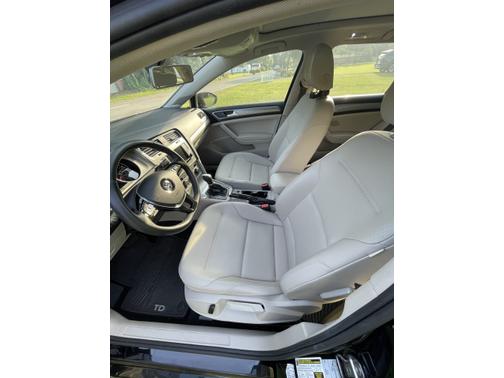 2017 Volkswagen Golf SportWagen TSI SE