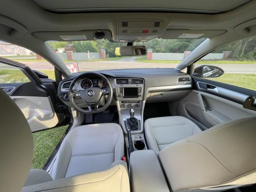 2017 Volkswagen Golf SportWagen TSI SE