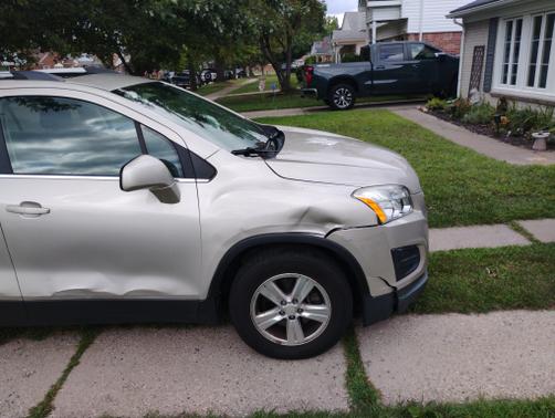 Beige 2016 Chevrolet Trax LT