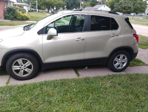 Beige 2016 Chevrolet Trax LT