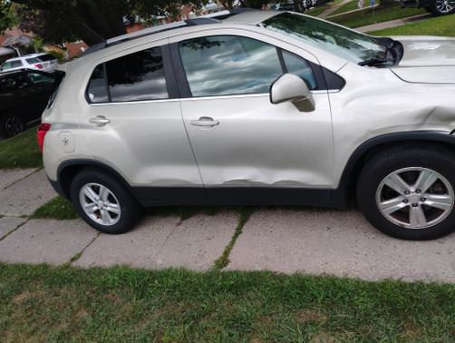 Beige 2016 Chevrolet Trax LT
