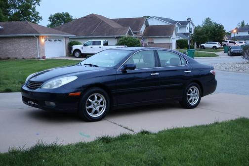 Blue 2002 Lexus ES 300 Base