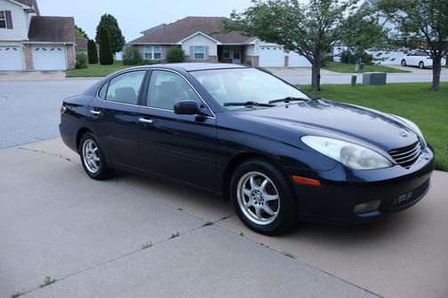 Blue 2002 Lexus ES 300 Base
