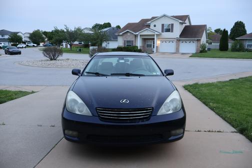 Blue 2002 Lexus ES 300 Base
