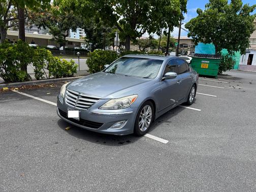 Gray 2014 Hyundai Genesis 3.8