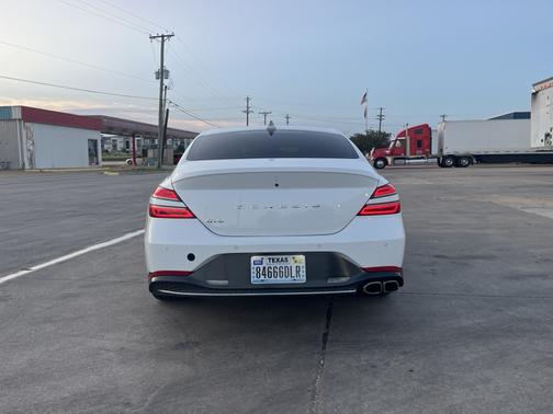 White 2022 Genesis G70 2.0T