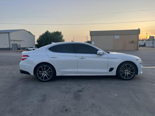 White 2022 Genesis G70 2.0T