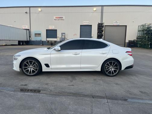 White 2022 Genesis G70 2.0T