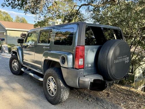 Blue 2007 Hummer H3 Base