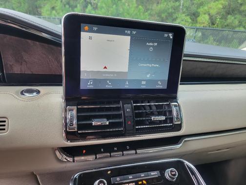 Gray 2018 Lincoln Navigator Reserve