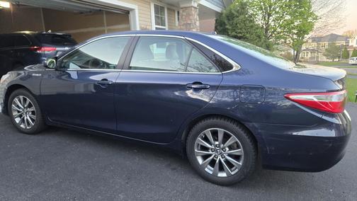2016 Toyota Camry Hybrid XLE