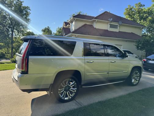 2020 Cadillac Escalade ESV Luxury