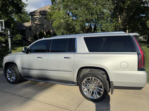 2020 Cadillac Escalade ESV Luxury