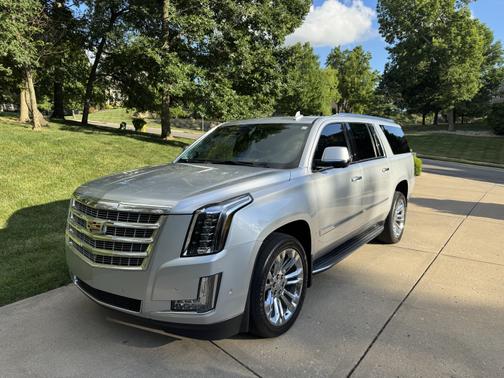 2020 Cadillac Escalade ESV Luxury