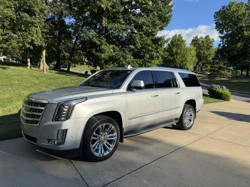 2020 Cadillac Escalade ESV Luxury