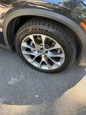 Black 2023 BMW X5 xDrive40i