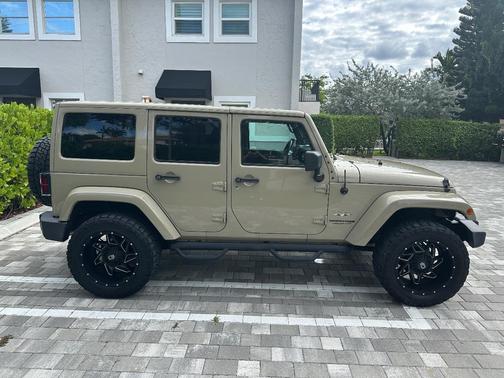 Beige 2018 Jeep Wrangler JK Unlimited Sahara