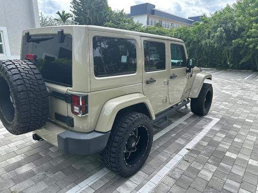 Beige 2018 Jeep Wrangler JK Unlimited Sahara