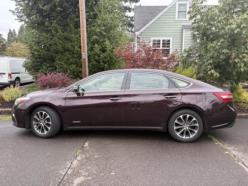 Red 2016 Toyota Avalon Hybrid XLE Premium