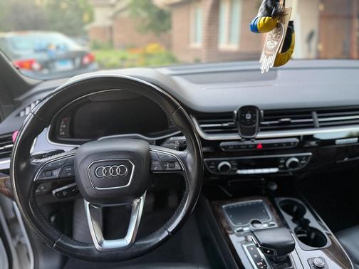 White 2017 Audi Q7 3.0T Premium Plus