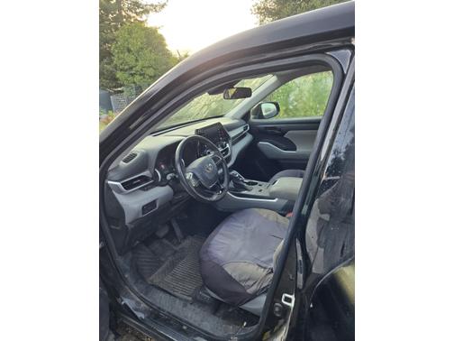 Black 2020 Toyota Highlander Hybrid LE