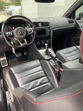 2017 Volkswagen Golf GTI SE 4-Door