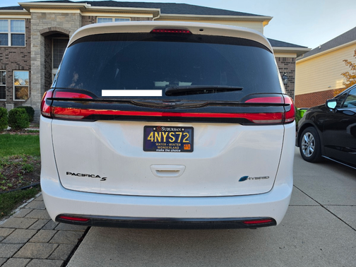 White 2022 Chrysler Pacifica Hybrid Touring L