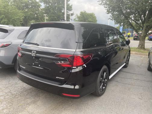 Photo 2 of 2 of 2023 Honda Odyssey Sport